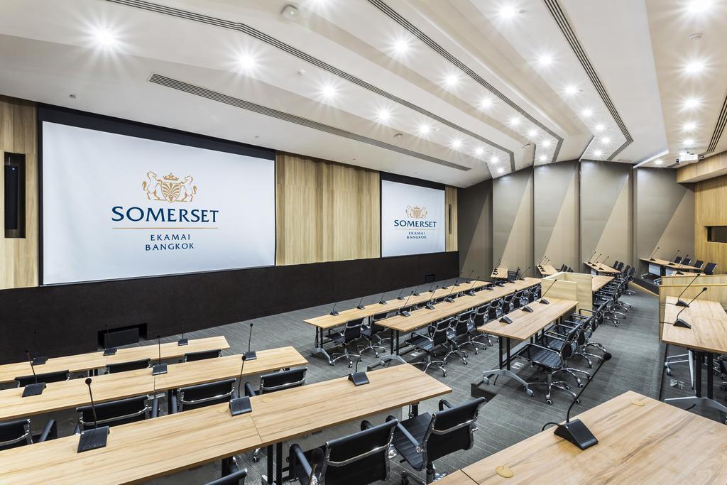 Somerset Ekamai อพาร์ทเม้น *